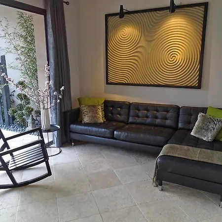 Maison Du * Les Angles (Gard)