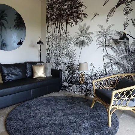 Maison Du Apartment