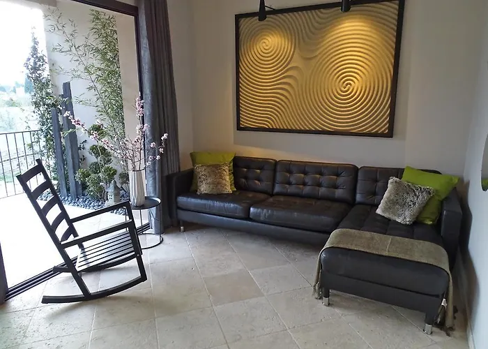 Maison Du * Les Angles (Gard)