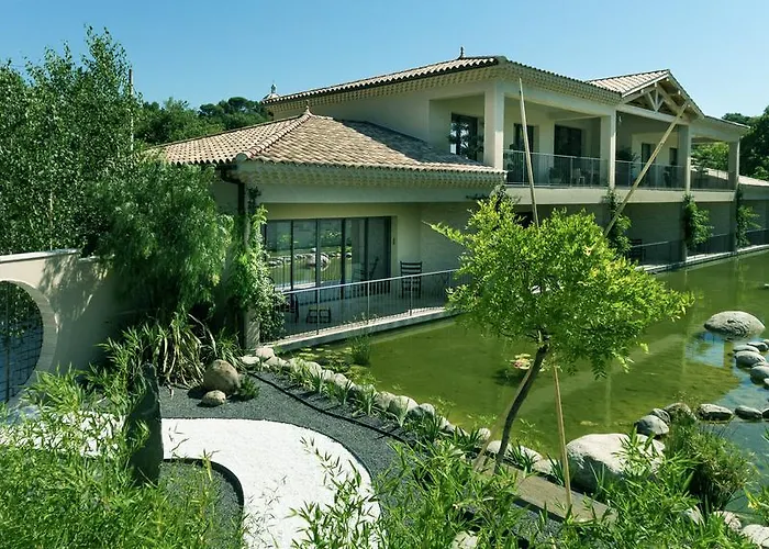 Maison Du * Les Angles (Gard)